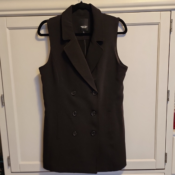 Simply Vera Wang Black Sleeveless Blazer - Picture 2 of 7